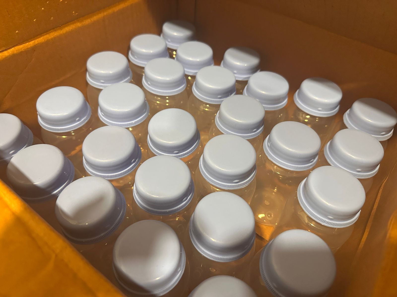 Milk storage bottles for breastfeeding moms