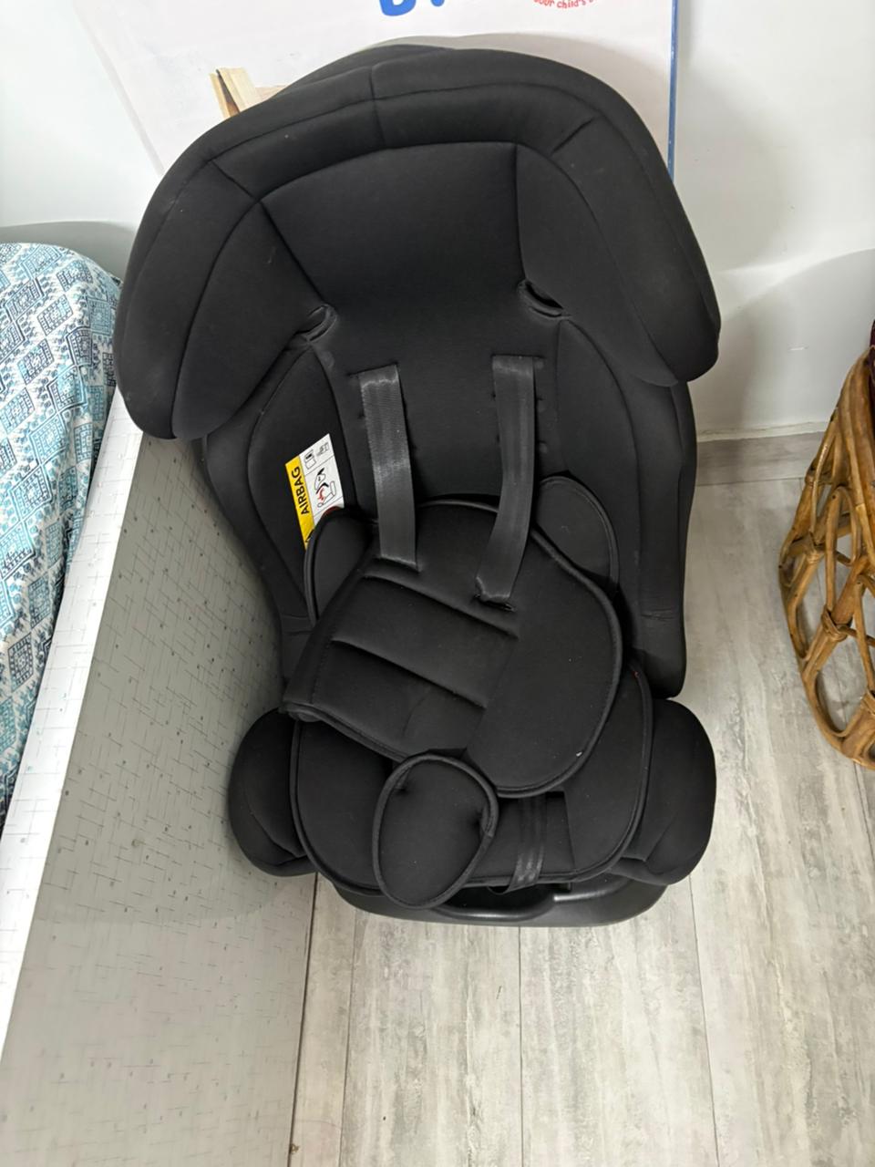 Affordable Babyhug car seat Delhi secondhand good condition