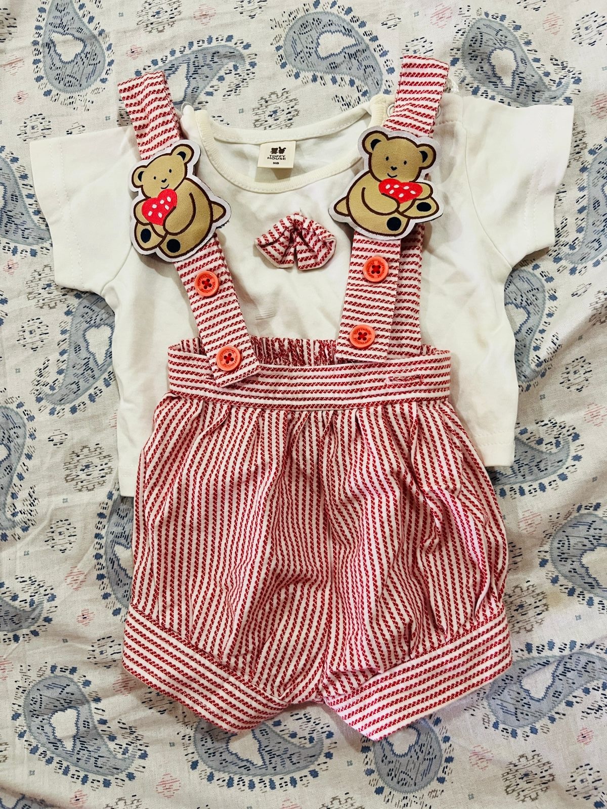 Preowned newborn baby clothing set