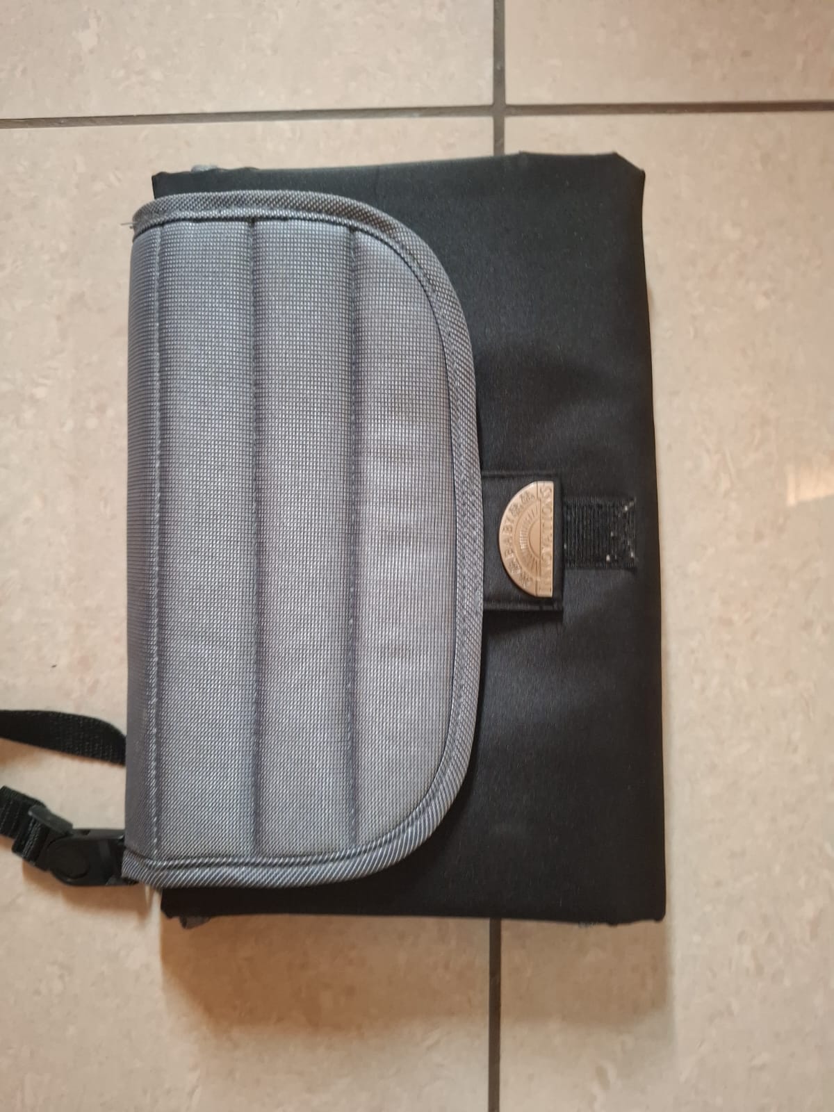 Foldable travel diaper changing pad preowned