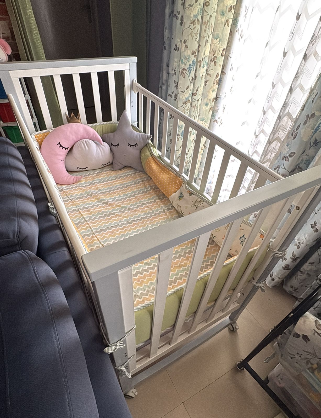 Affordable Babyhug cot Gurgaon preloved