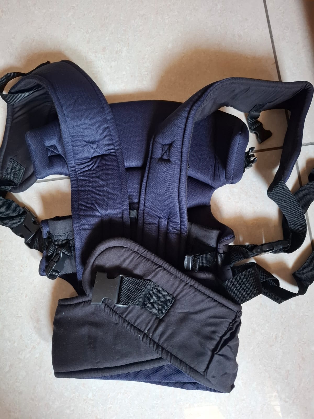 Comfortable Mylo baby carrier used Like new
