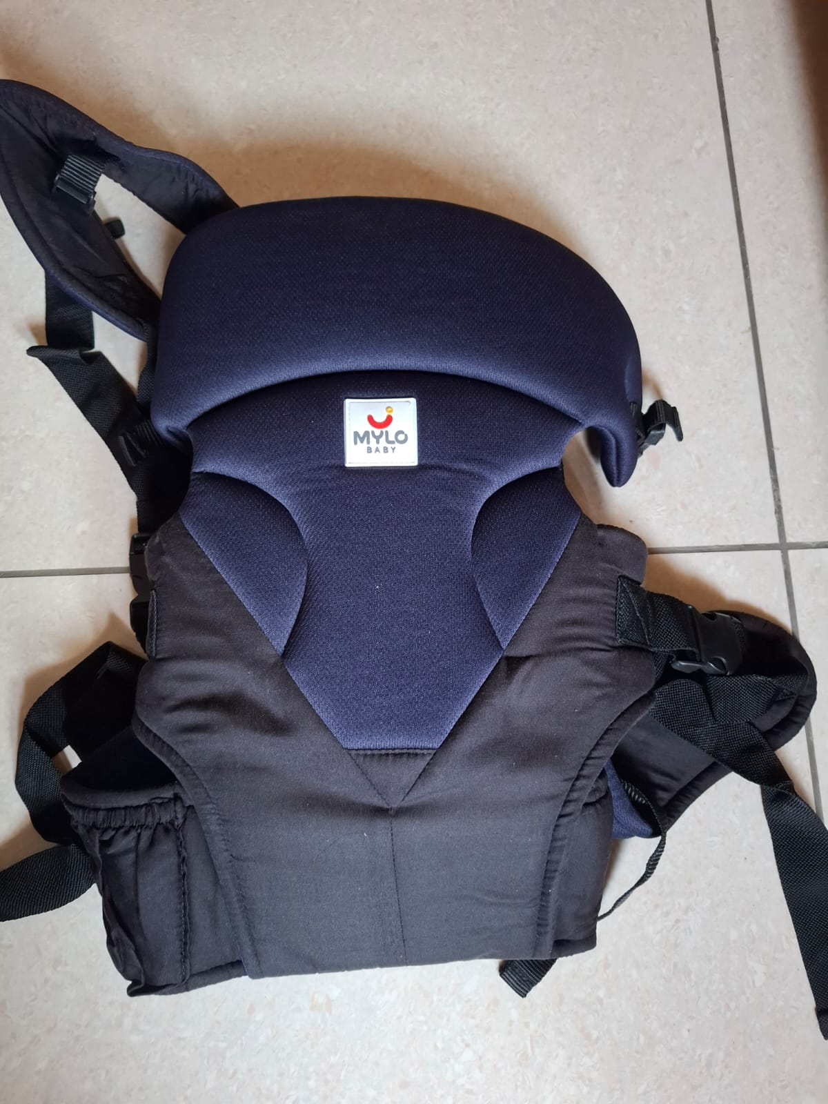 Ergonomic baby carrier Mylo preloved in excellent condition