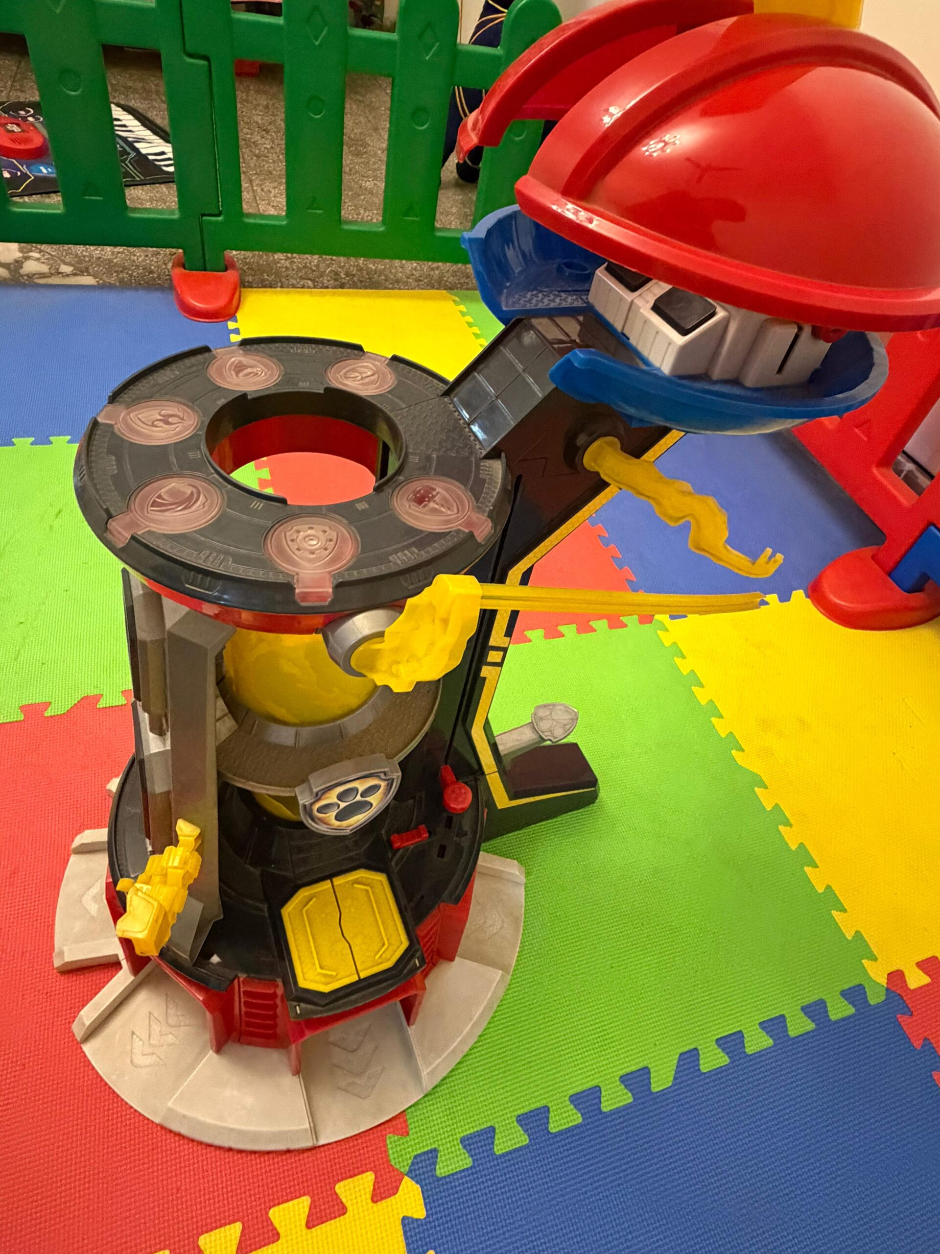 Kids Paw Patrol tower playset in good condition - Delhi, India