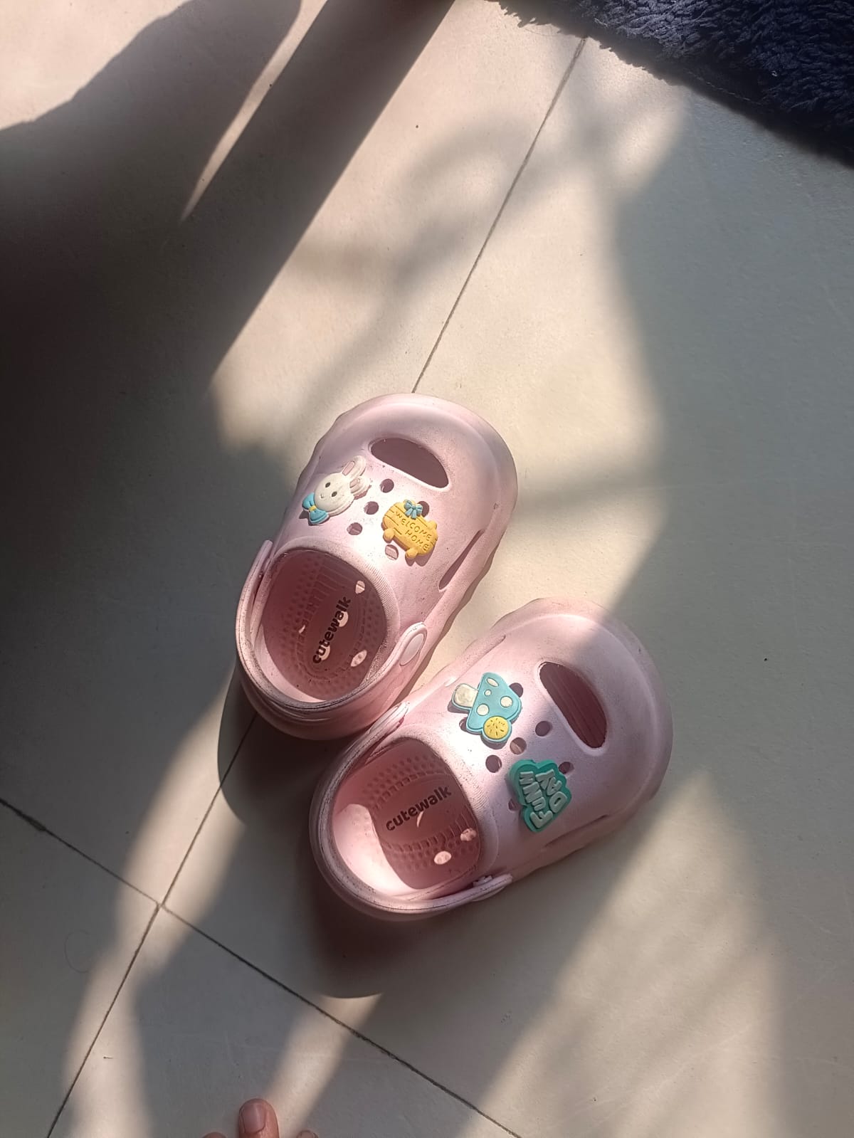 Babyhug clogs for toddlers used