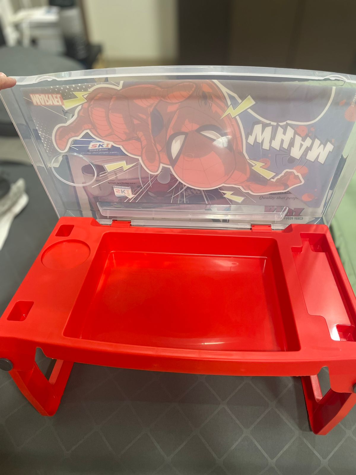 Compact kids study table India