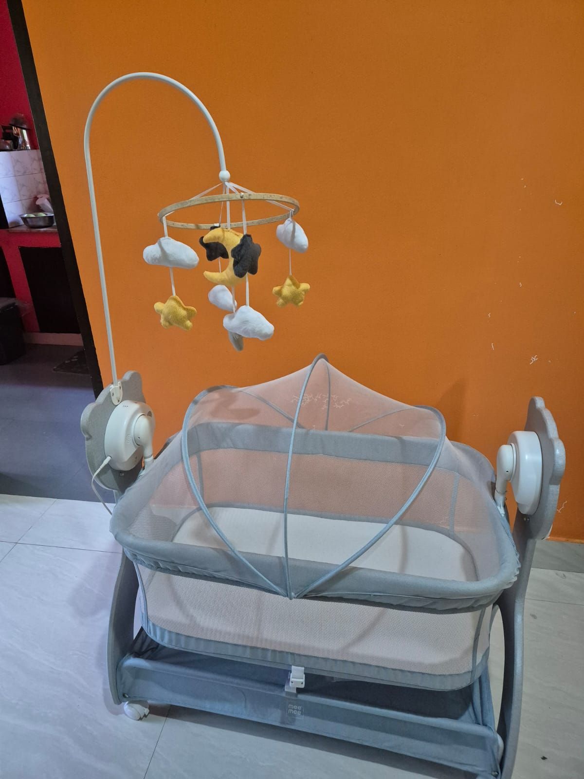 Affordable Mee Mee cradle Mumbai preloved
