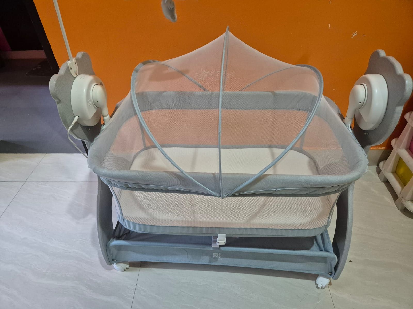 Second hand electric baby cradle India, Mumbai